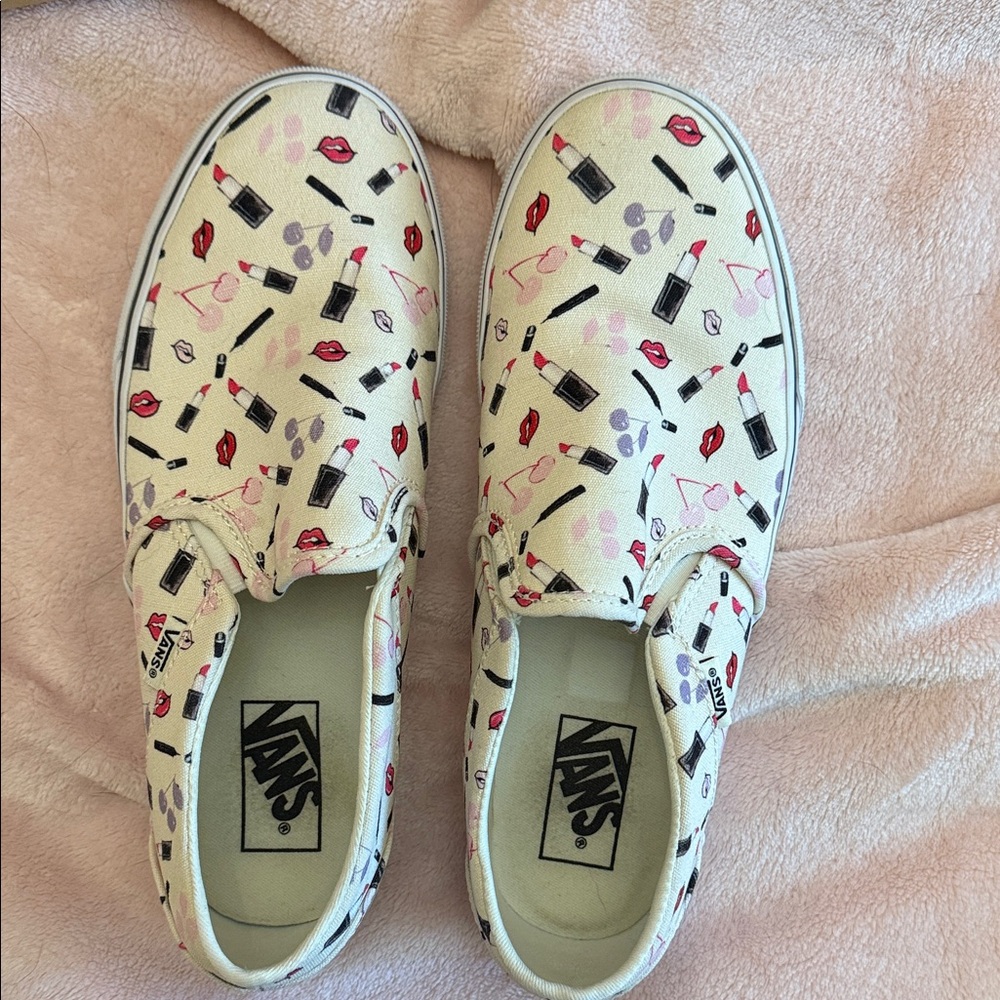 Vans Womens Asher Makeup/Cherry Off White Slip on EUC worn x1 comes w/box sz8.5